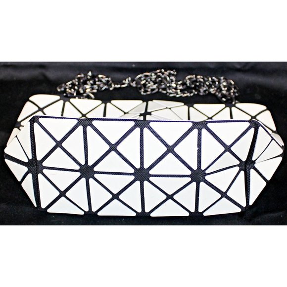 White Triangle Prism Geometric Bag Crossbody Purse Removable Chain 9.5" x 5" - Picture 7 of 13